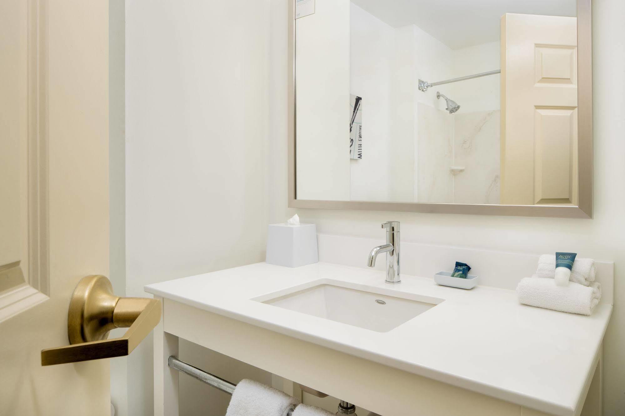 Four Points By Sheraton Louisville Airport Eksteriør bilde